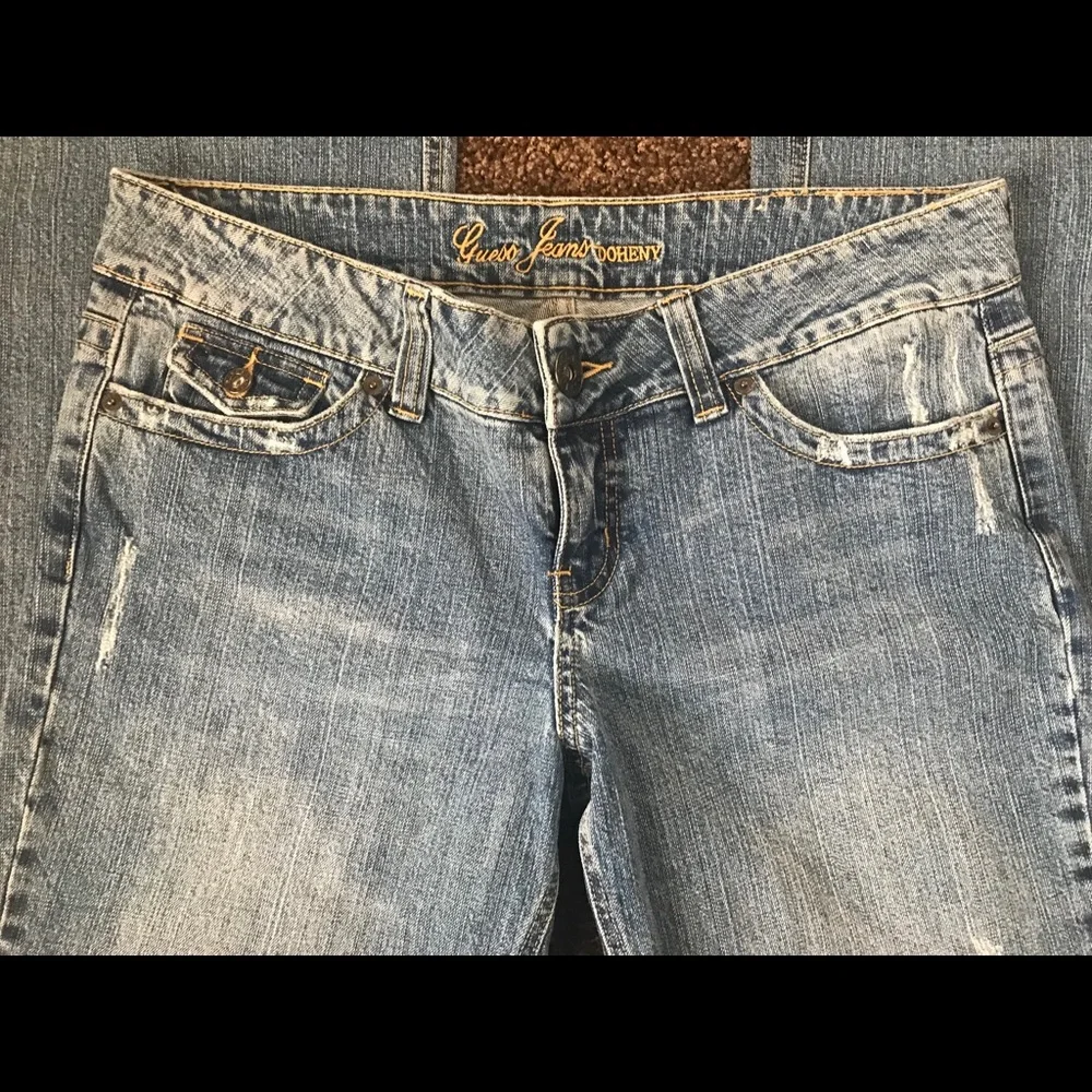 GUESS Doheny Jeans Size 32 Distressed Bootcut Medium Wash Y2K Denim
